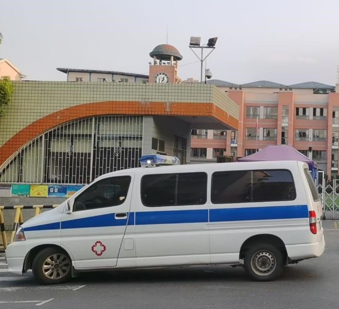 三门救护车出租护送骨折病人一公里多少钱